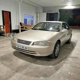 Toyota Camry 1999