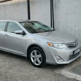 Toyota Camry 2014