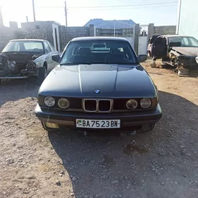 BMW 525 1990