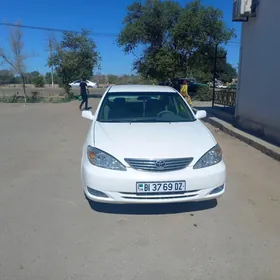 Toyota Camry 2004