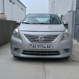 Nissan Versa 2012