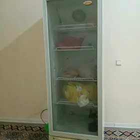 витрина холодилник