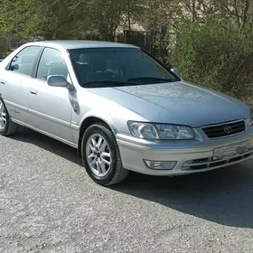 Toyota Camry 2000