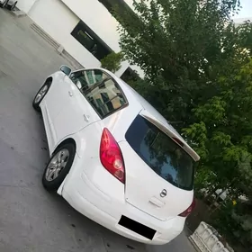 Nissan Versa 2010