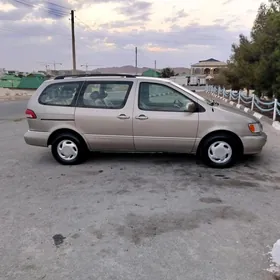 Toyota Sienna 2002