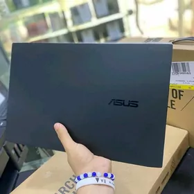 ASUS i9 13th Gen (2,8K OLED)