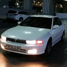 Mitsubishi Galant 2000