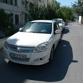 Opel Astra 2011