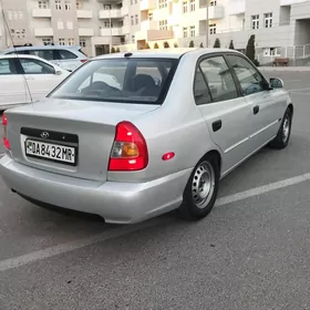 Hyundai Accent 2001