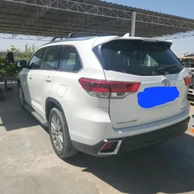 Toyota Highlander 2019