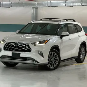 Toyota Highlander 2021