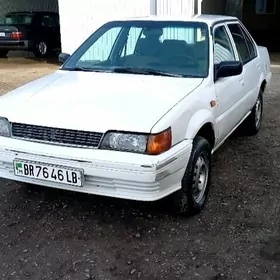 Nissan Sunny 1988