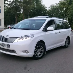 Toyota Sienna 2010