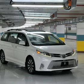 Toyota Sienna 2018