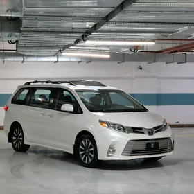 Toyota Sienna 2018