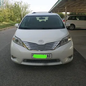 Toyota Sienna 2015