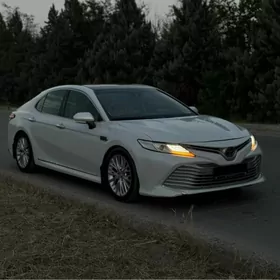 Toyota Camry 2018