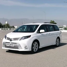 Toyota Sienna 2018