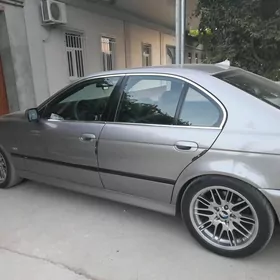 BMW E39 2003