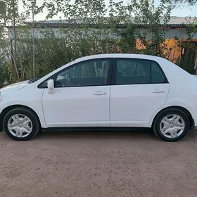 Nissan Versa 2010