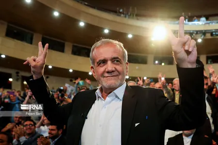Serdar Berdimuhamedow we Gurbanguly Berdimuhamedow Eýranyň saýlanan Prezidentini gutladylar