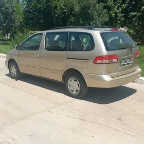 Toyota Sienna 2002