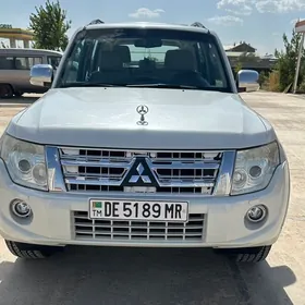 Mitsubishi Pajero 2013