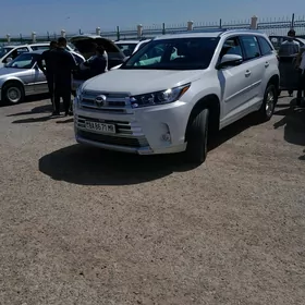 Toyota Highlander 2018