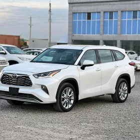 Toyota Highlander 2021