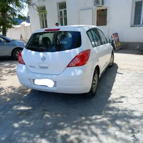 Nissan Versa 2010