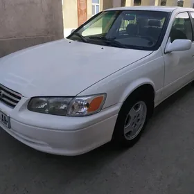 Toyota Camry 2001