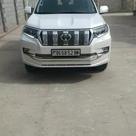 Toyota Land Cruiser Prado 2022