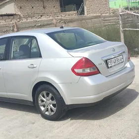 Nissan Versa 2008