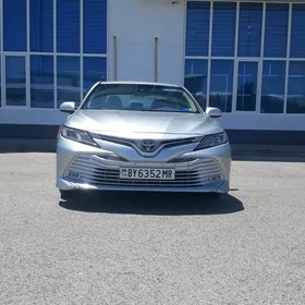 Toyota Camry 2018