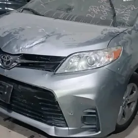 Toyota Sienna 2020