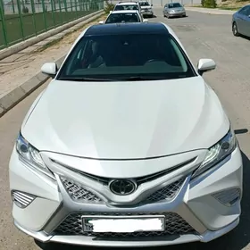 Toyota Camry 2018