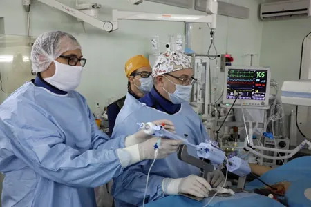 Хирурги в Волгограде спасли пациентку, вживив ей армированные искусственные сосуды