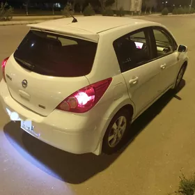 Nissan Versa 2012