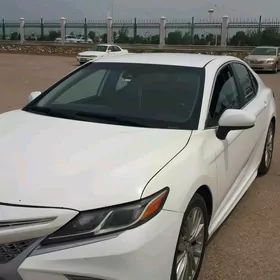 Toyota Camry 2018