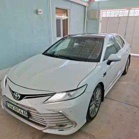 Toyota Camry 2018