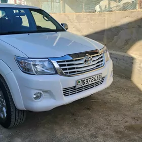 Toyota Hilux 2013