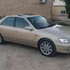 Toyota Camry 2000