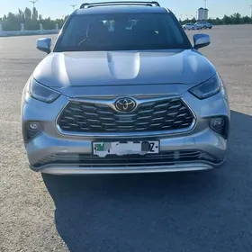 Toyota Highlander 2021