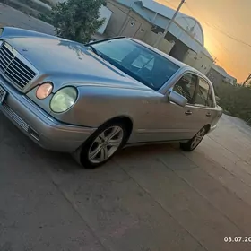 Mercedes-Benz E320 1998