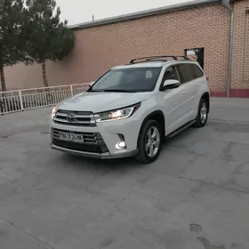 Toyota Highlander 2018