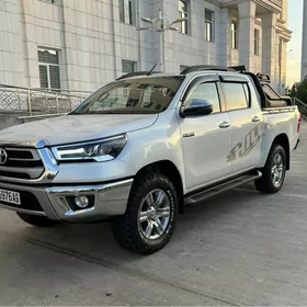 Toyota Hilux 2023