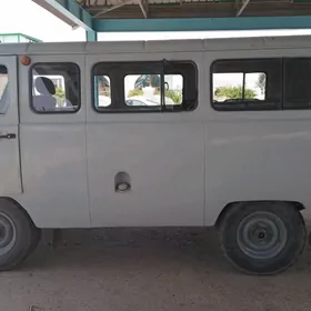 UAZ 2206 2000