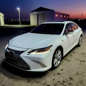 Lexus ES 350 2022