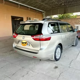 Toyota Sienna 2017