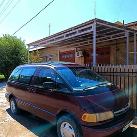 Toyota Previa 1990